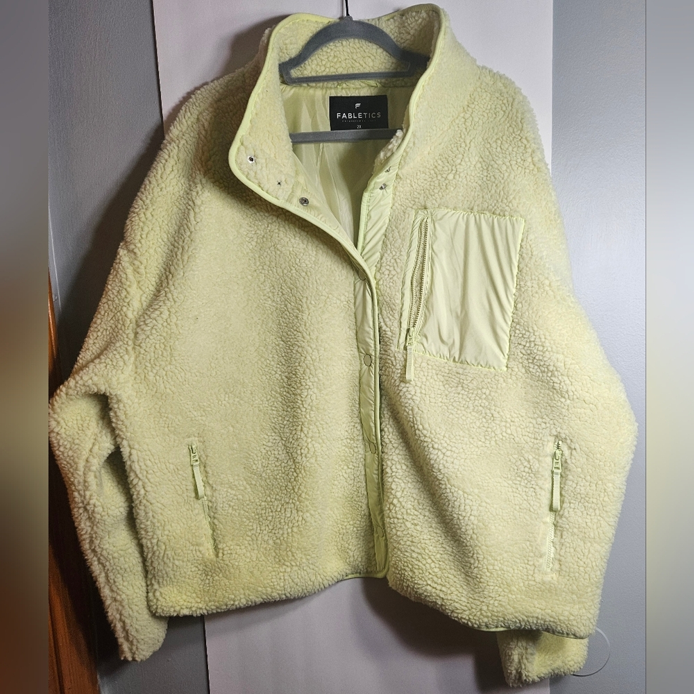 Fabletics Tahoe Teddy  Sherpa Jacket